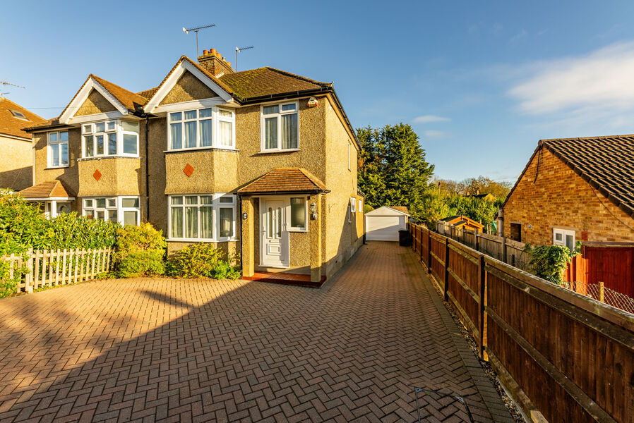 3 bedroom semi detached house for sale Alexander Road, London Colney, AL2