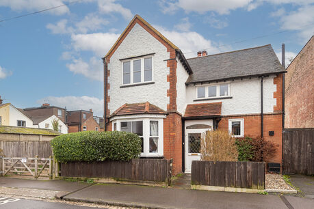 3 bedroom detached house to rent, Available unfurnished from 01/03/2025