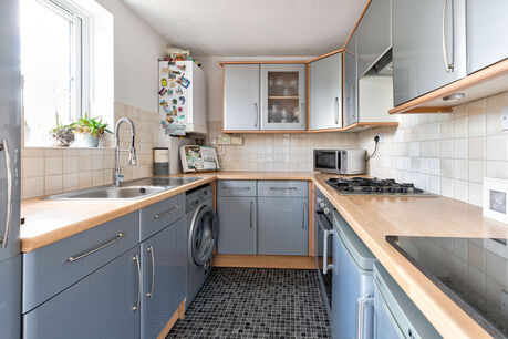 2 bedroom  flat for sale