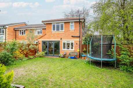 3 bedroom end terraced house for sale