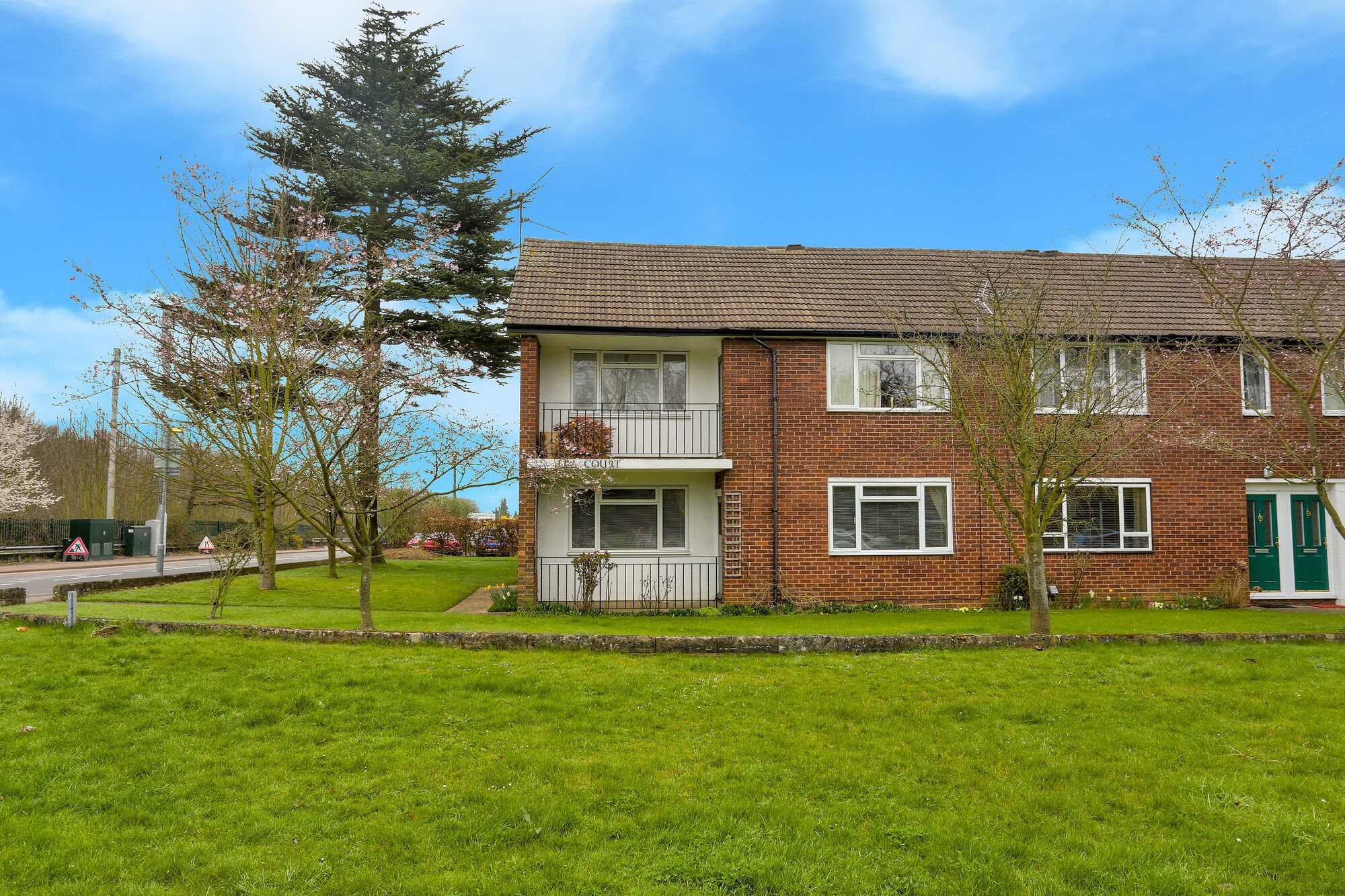 2 bedroom  flat to rent, Available unfurnished now Lea Court, Harpenden, AL5, main image