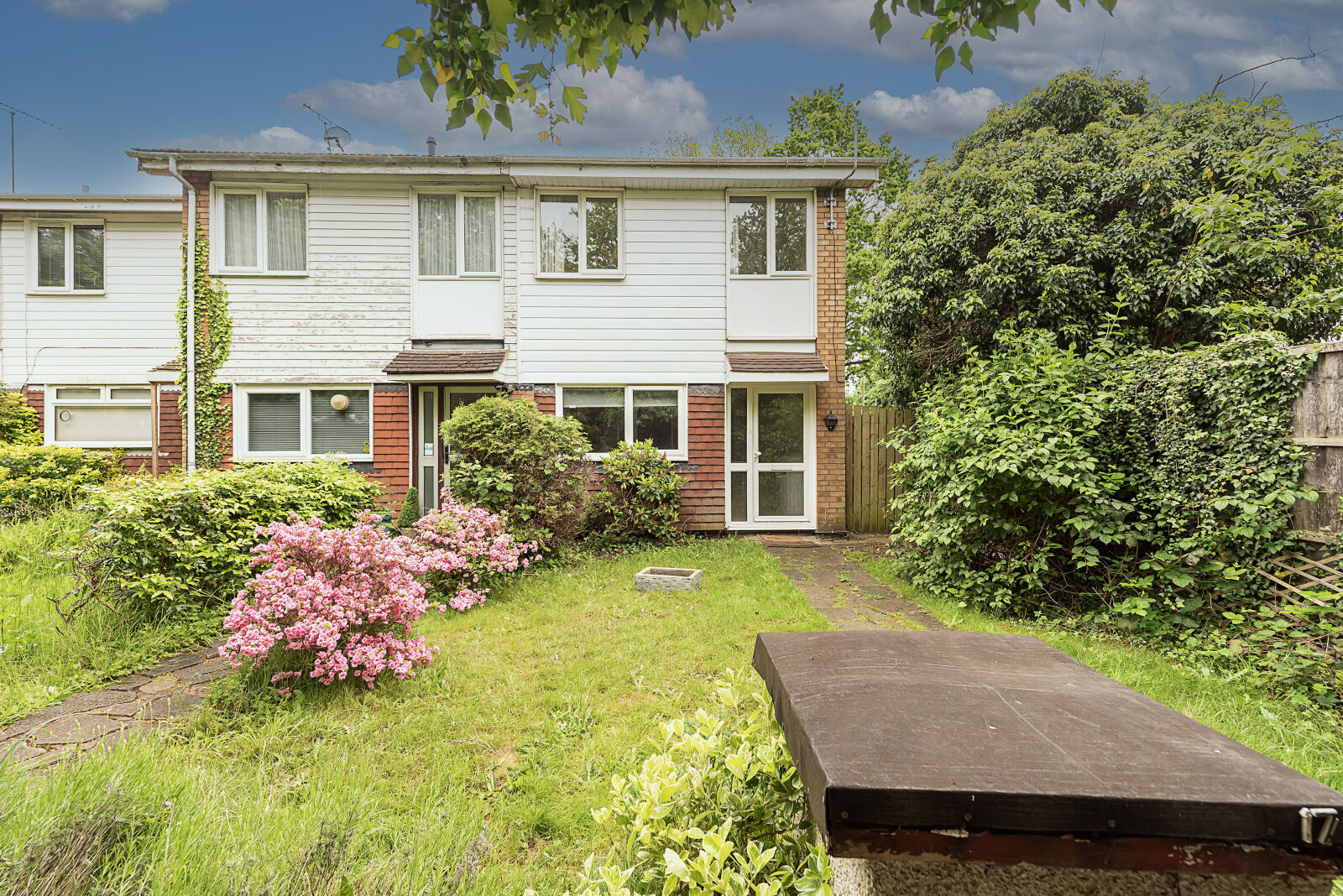 3 bedroom end terraced house to rent, Available now Drakes Drive, St. Albans, AL1, main image