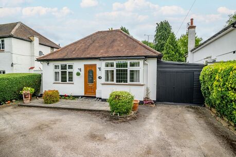 4 bedroom detached bungalow for sale