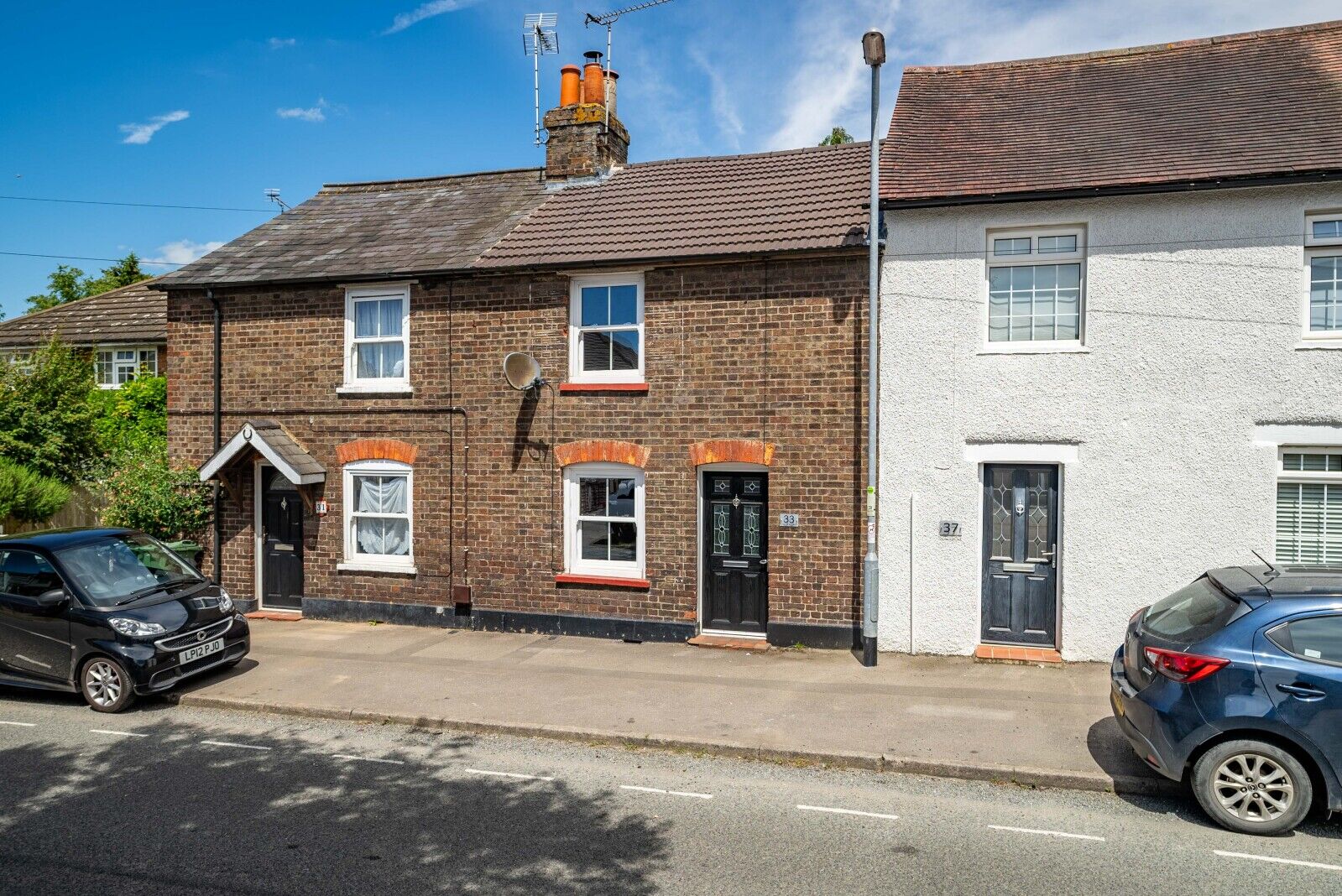 2 bedroom mid terraced house for sale Front Street, Luton, LU1, main image