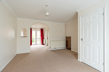 3 bedroom mid terraced property to rent, Available unfurnished now