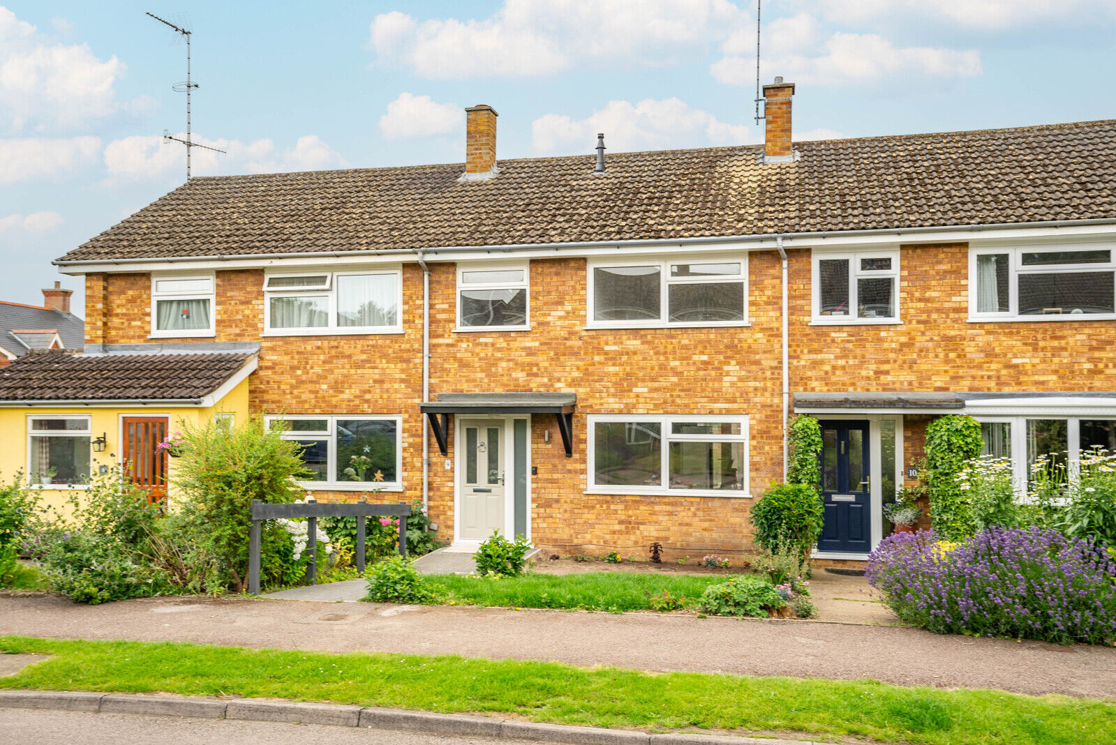 3 bedroom mid terraced house for sale Canham Close, Hitchin, SG4, main image