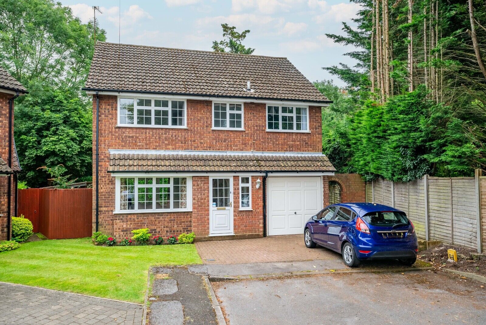 4 bedroom detached house for sale Gidian Court, Park Street, AL2, main image