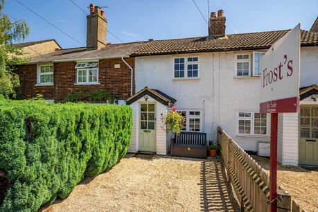 2 bedroom mid terraced house for sale