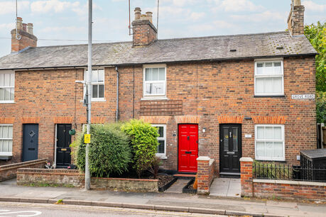 2 bedroom mid terraced house for sale