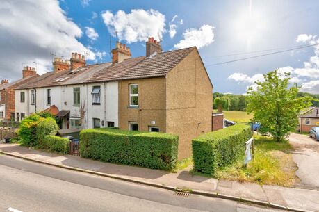 2 bedroom end terraced house for sale