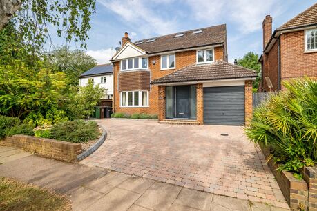 5 bedroom detached house for sale