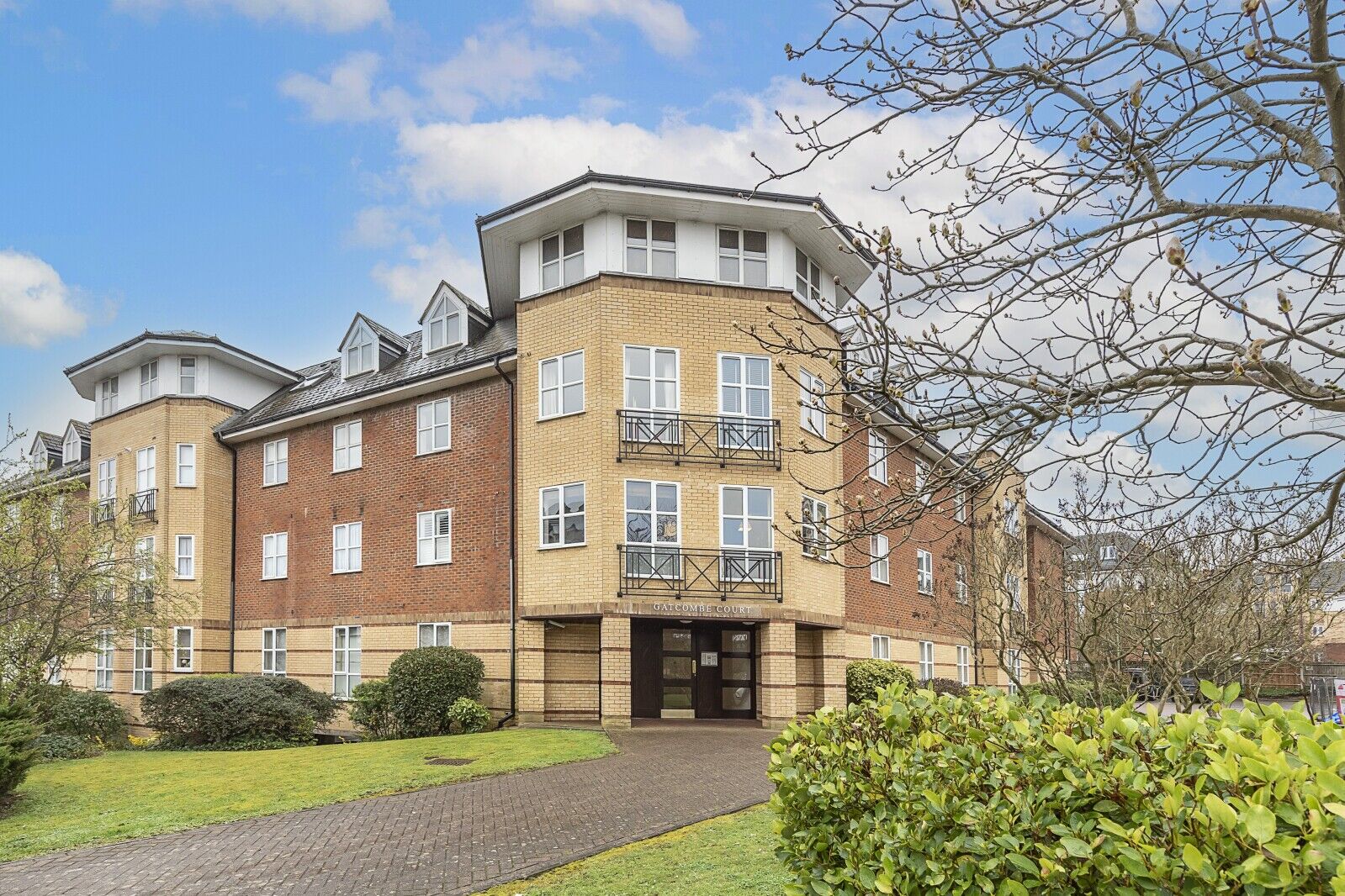 1 bedroom  flat for sale Gatcombe Court, St Albans, AL1, main image