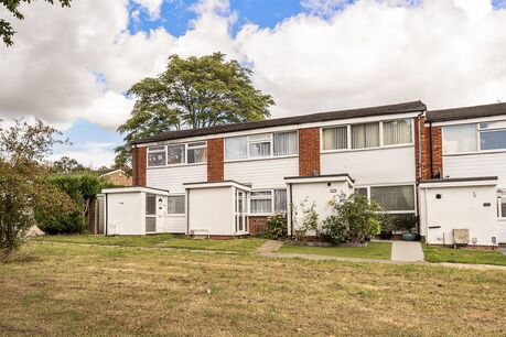 2 bedroom mid terraced house for sale