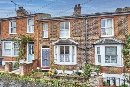 2 bedroom mid terraced house for sale