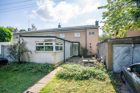 3 bedroom end terraced house for sale