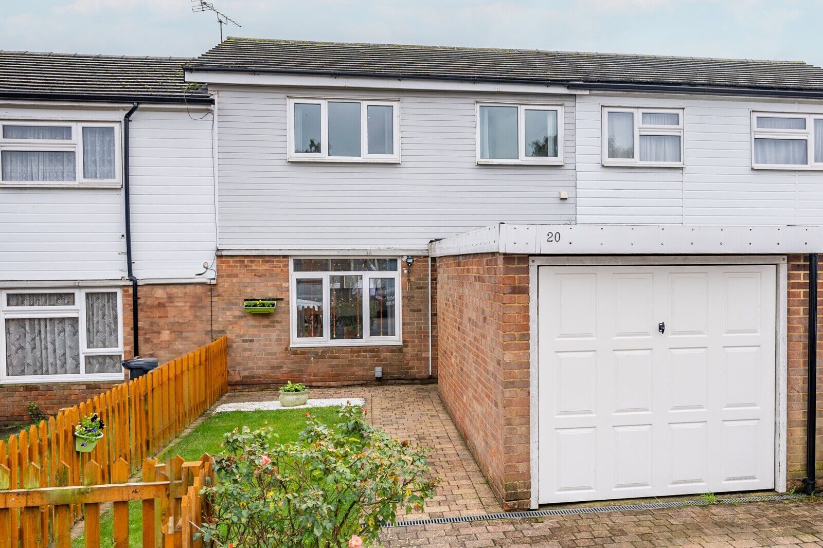 3 bedroom mid terraced house for sale Kitchener Close, St. Albans, AL1, main image