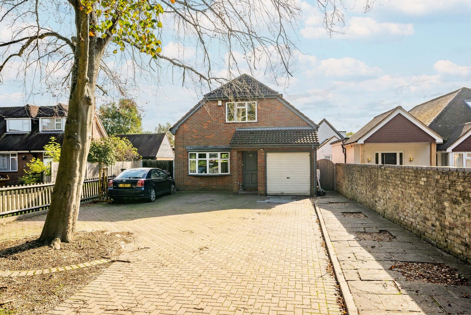 3 bedroom detached house for sale Park Street Lane, St. Albans, AL2, main image