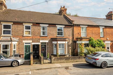 3 bedroom mid terraced house for sale