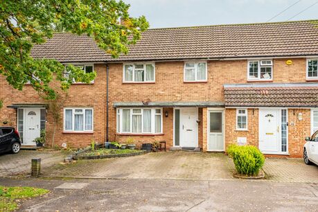 3 bedroom mid terraced house for sale