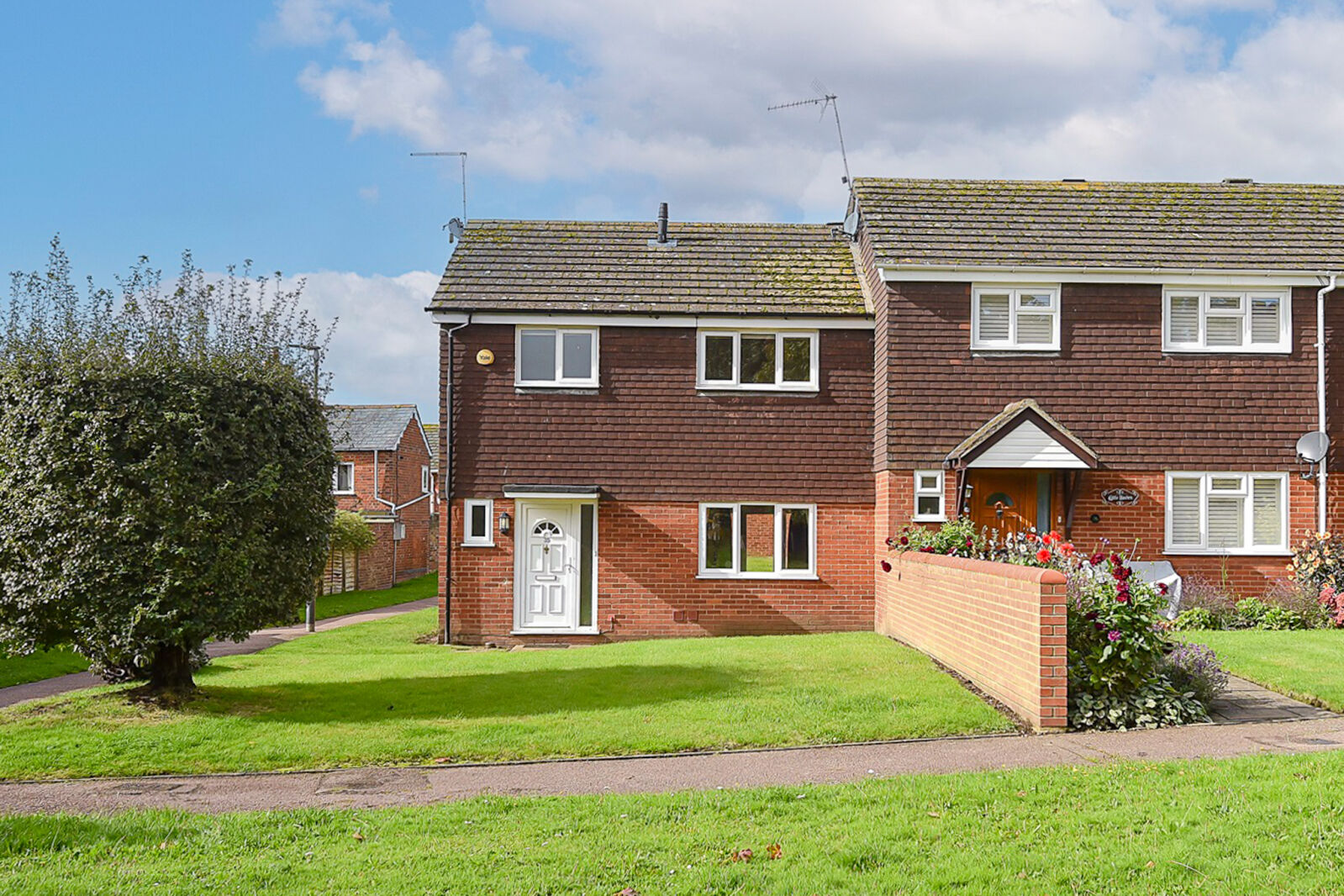 4 bedroom end terraced house for sale Parkfield Crescent, Hitchin, SG4, main image