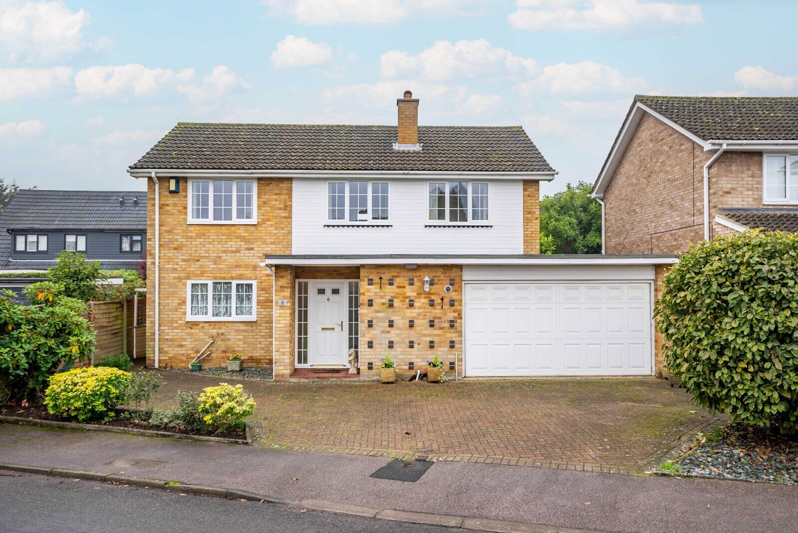 4 bedroom detached house for sale Manor Drive, St. Albans, AL2, main image