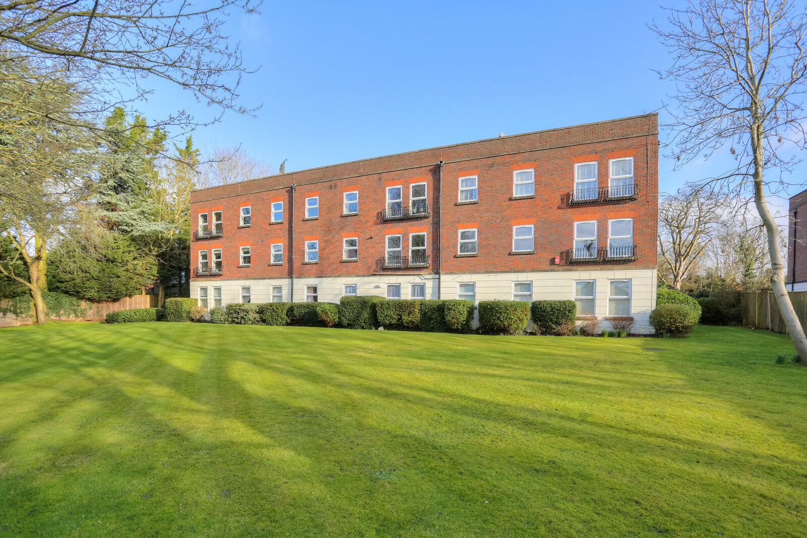 2 bedroom  flat for sale Pine Ridge, St Albans, AL1, main image