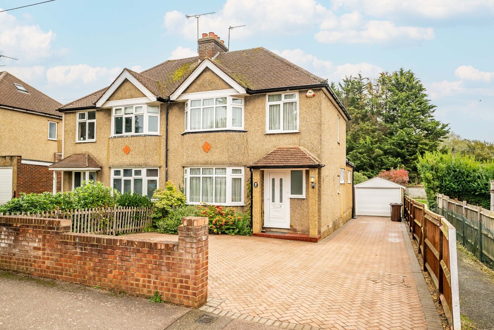 3 bedroom semi detached house to rent, Available unfurnished now Alexander Road, St. Albans, AL2, main image