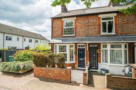 3 bedroom end terraced house for sale