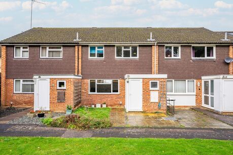 3 bedroom mid terraced house for sale