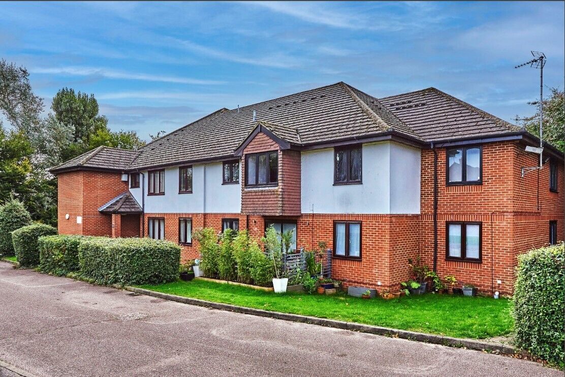 2 bedroom  flat for sale Hill End Lane, St. Albans, AL4, main image