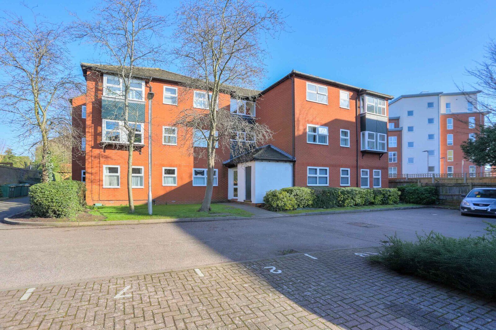 2 bedroom  flat for sale Lime Tree Place, St. Albans, AL1, main image