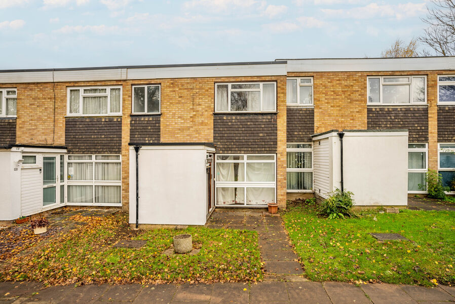 3 bedroom mid terraced house to rent, Available unfurnished now