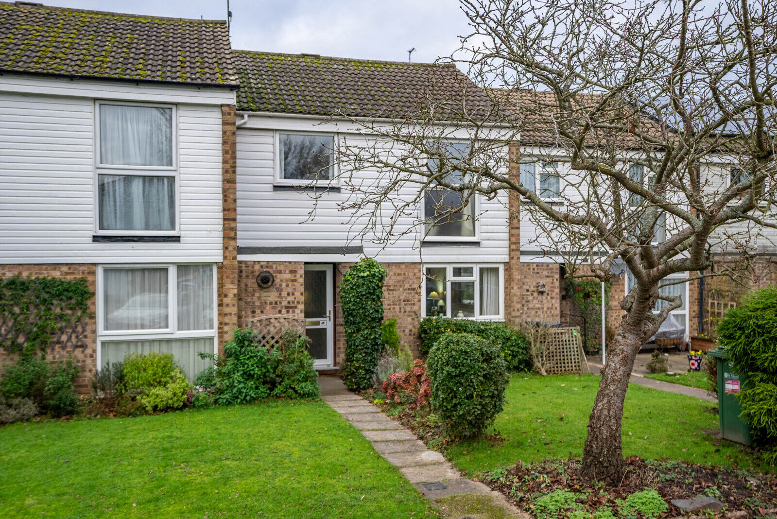 3 bedroom mid terraced house for sale Maplefield, St. Albans, AL2, main image