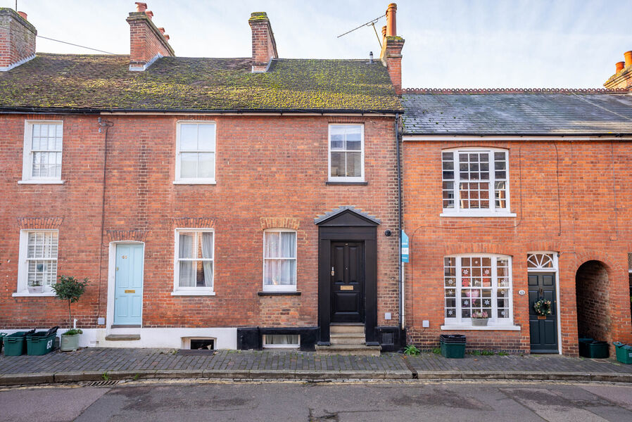 3 bedroom mid terraced house to rent, Available unfurnished now