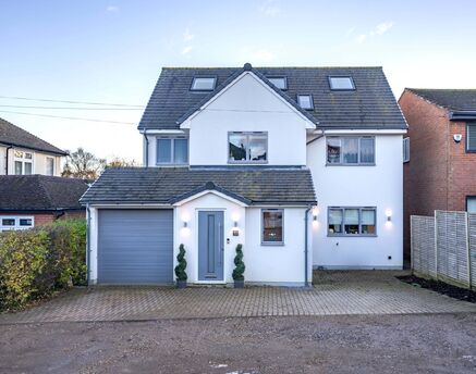 5 bedroom detached house for sale