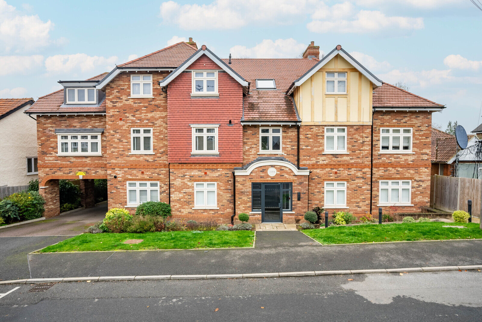 2 bedroom  flat for sale Cross Way, Harpenden, AL5, main image