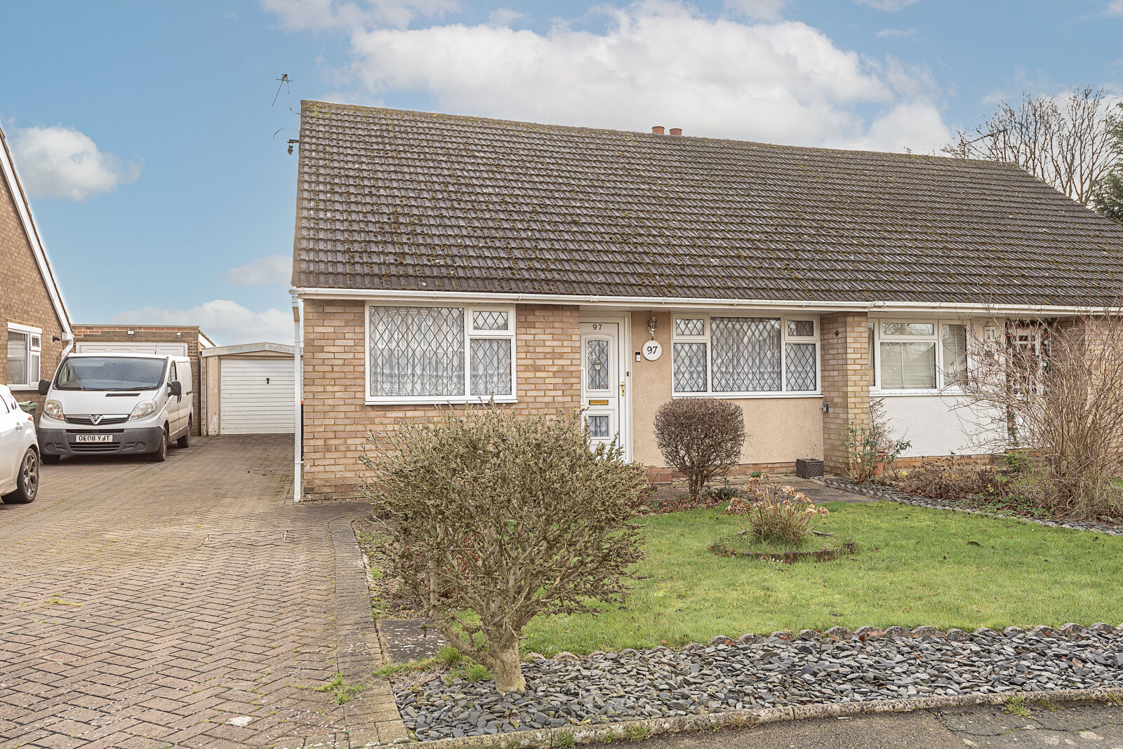 2 bedroom semi detached bungalow for sale Five Oaks, Luton, LU1, main image