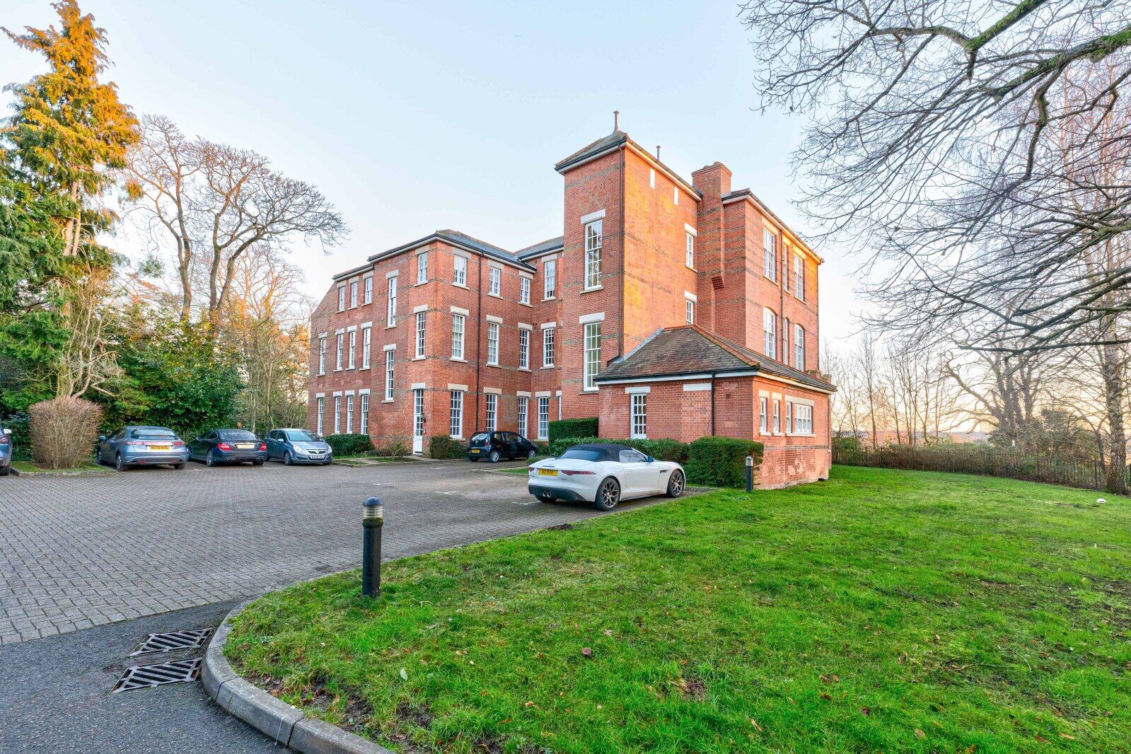 2 bedroom  flat for sale The Birches, St. Albans, AL2, main image