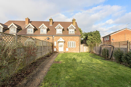 3 bedroom mid terraced house for sale