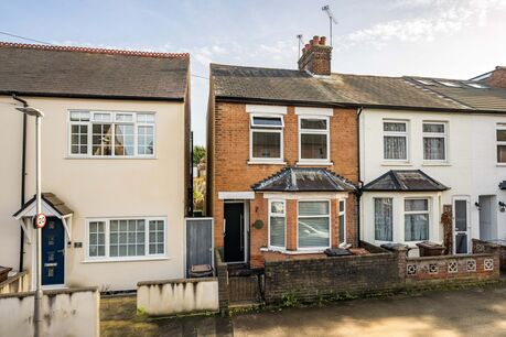 3 bedroom end terraced house for sale