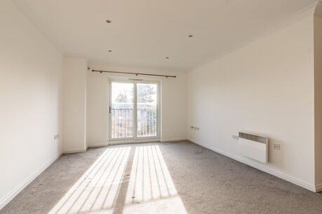 2 bedroom  flat for sale