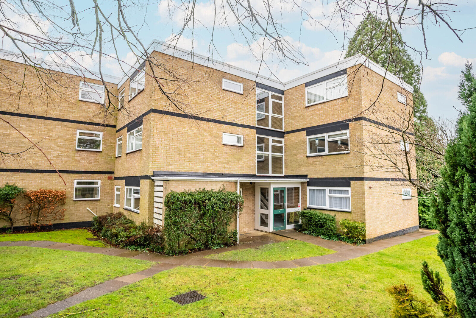 1 bedroom  flat to rent, Available part-furnished now Yardley Court, Harpenden, AL5, main image