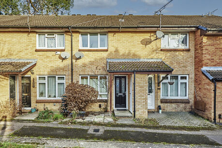 2 bedroom mid terraced house for sale