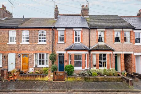 3 bedroom mid terraced house for sale