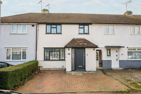 3 bedroom mid terraced house for sale