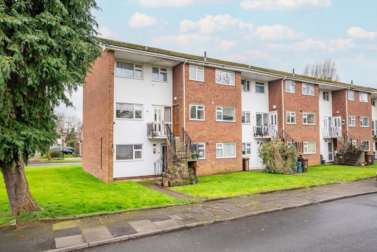 2 bedroom  flat for sale Rowan Close, St. Albans, AL4, main image