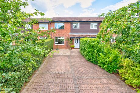 3 bedroom mid terraced house for sale