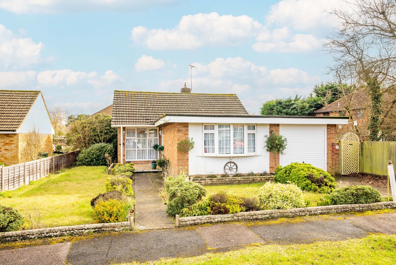 2 bedroom detached bungalow for sale Swans Close, St. Albans, AL4, main image