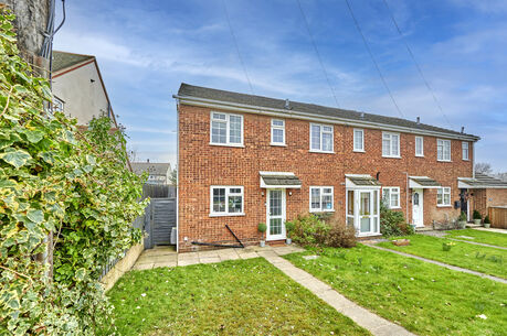 2 bedroom end terraced house for sale