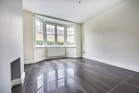 2 bedroom  flat to rent, Available unfurnished from 18/12/2024